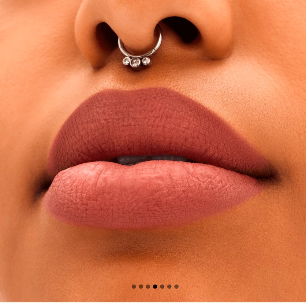 MAC Locked Kiss 24HR Matte Lipstick 61 Mischief Pinky Nude - Picture 4 of 5